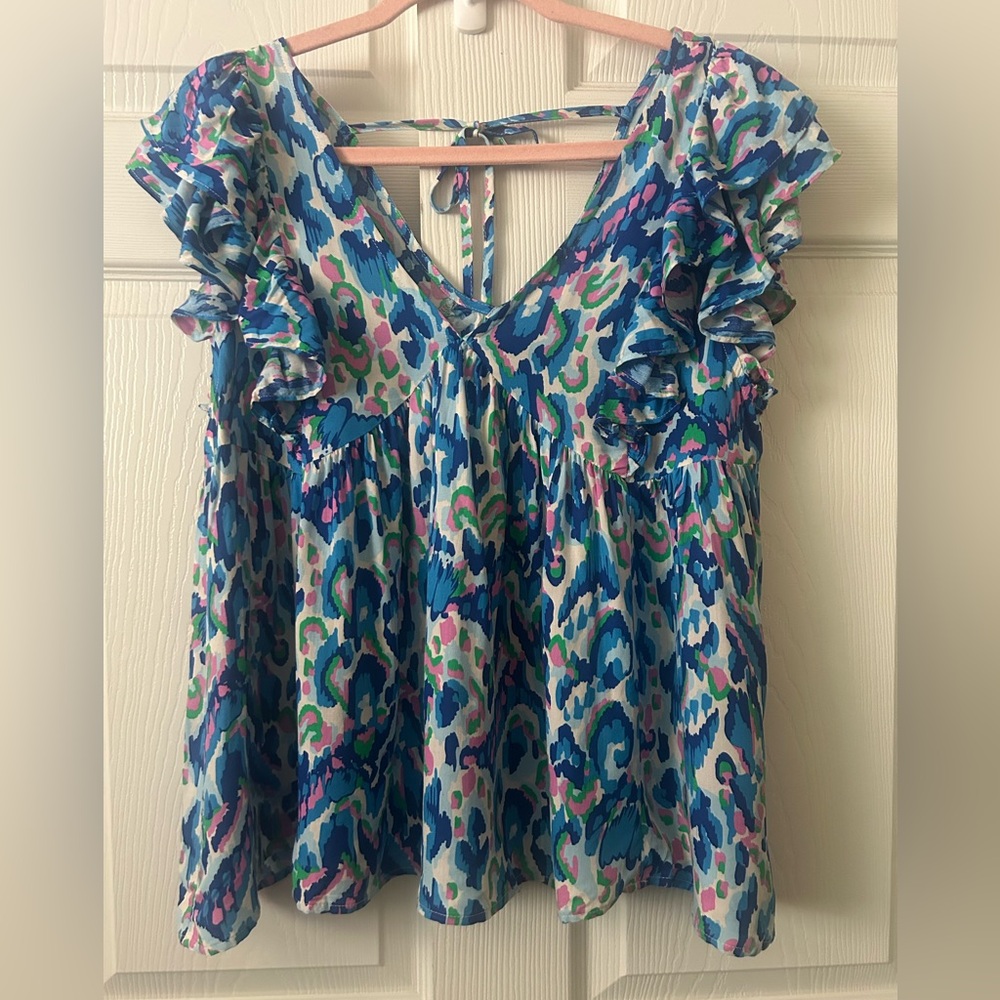 entro Blue Multi V-Neck Tiered Flutter Sleeve Top